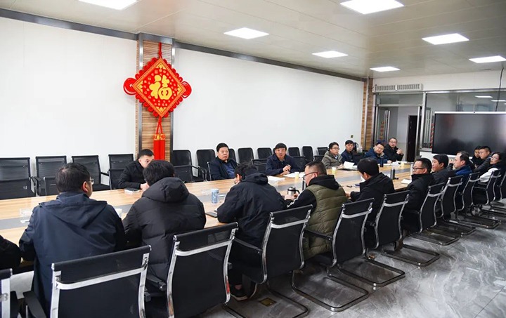 意昂体育 | 智能运动新世代的引领者（煤化）集团党委副书记、副董事长、总经理高建嵩率包保盯守小组到恩洪煤业公司进行安全检查