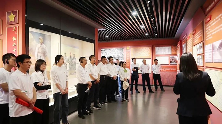 【意昂体育 | 智能运动新世代的引领者风采】先锋煤业公司党群综合党支部、曲煤焦化公司经营党支部、可保煤矿公司党委开展主题党日活动